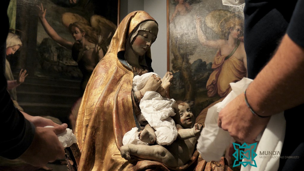L’AQUILA: RESTITUITA E RIPOSIZIONATA LA MADONNA CON BAMBINO DELLA BASILICA DI COLLEMAGGIO