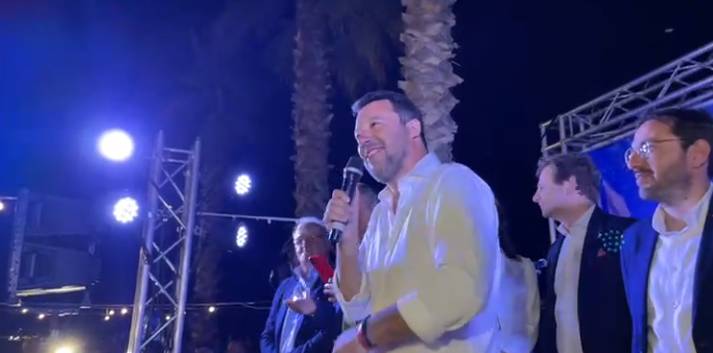 SALVINI A GIULIANOVA: “FAVOREVOLE A RITORNO SERVIZIO MILITARE”