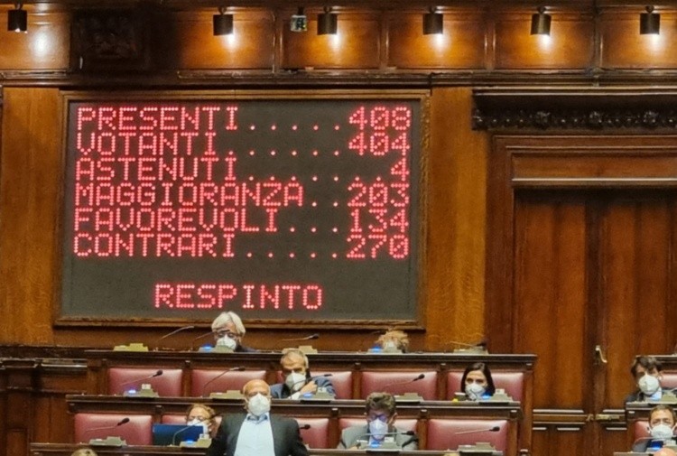 “GOVERNO DECISORE E PARLAMENTARE PORTABORSE”, ORLANDO, “ONOREVOLI ALZANO MANO E PREMONO BOTTONI”