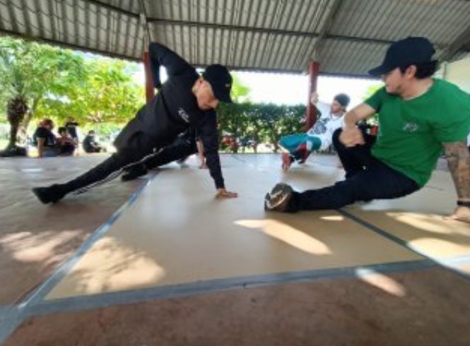 BREAKDANCE L’AQUILA: MAESTRO SCOTTI E ZERO GRAVITY TENGONO LEZIONI A CITTA’ DEL MESSICO