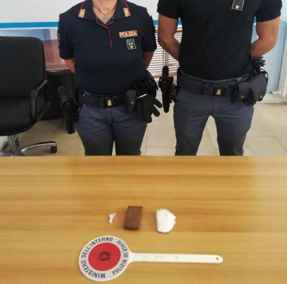PESCARA: ARRESTATO 42ENNE IN POSSESSO DI HASHISH E COCAINA