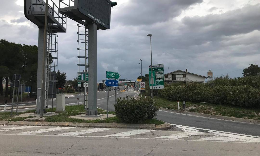 A14: CHIUSA PER QUATTRO ORE NOTTURNE LA STAZIONE DI ORTONA