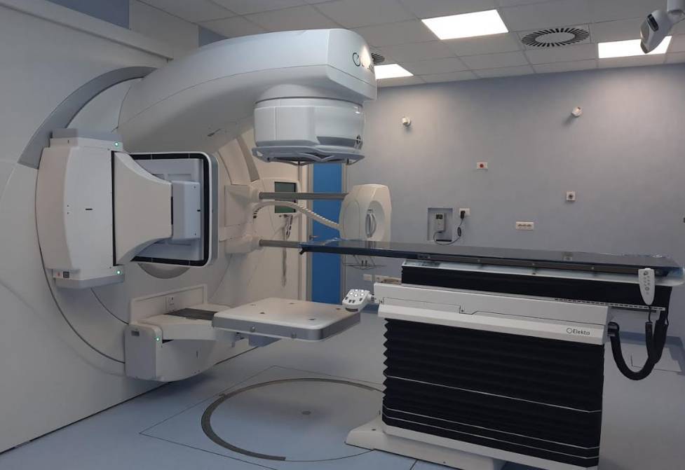 OSPEDALE CHIETI, NUOVO ACCELERATORE LINEARE RADIOTERAPIA: “CRESCE OFFERTA, CALANO ATTESE”