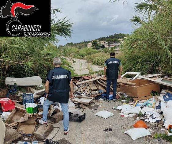 PESCARA: SCOPERTA DISCARICA ABUSIVA AL VECCHIO SVINCOLO DELLA CIRCONCOVALLAZIONE