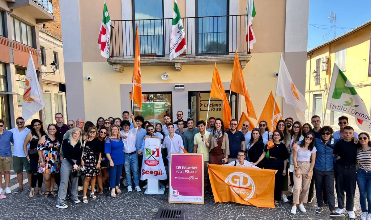 VERSO IL VOTO: OLTRE CENTO RAGAZZE E RAGAZZI AL COMIZIO DEI GIOVANI DEMOCRATICI