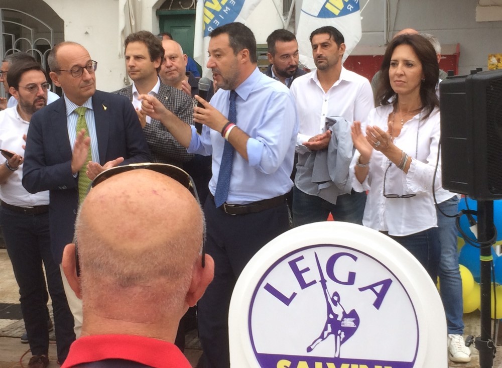 ELEZIONI, SALVINI A VASTO: “LEGA E CENTRODESTRA VINCERANNO IN TUTTI I COLLEGI D’ABRUZZO”