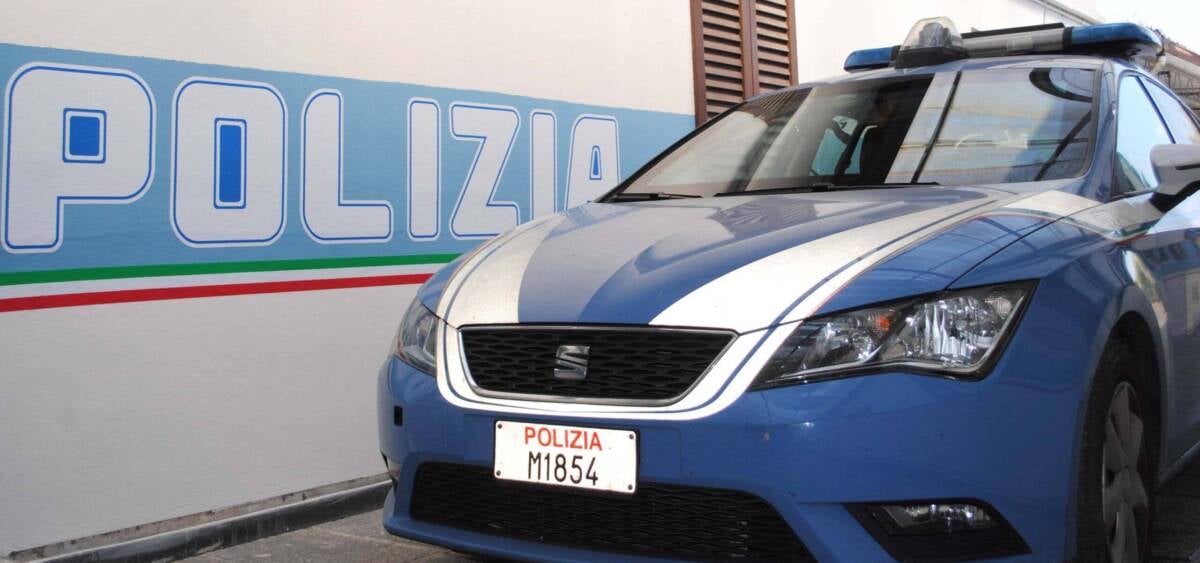 TERAMO: SIMULA INCIDENTE, PICCHIA ALTRO CONDUCENTE, AGGREDISCE AGENTI, ARRESTATO 21ENNE