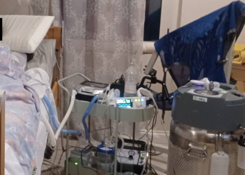 CARO BOLLETTE: “MIO FIGLIO VIVE GRAZIE A MACCHINARI, AUMENTI INSOSTENIBILI, NON PAGHERO'”