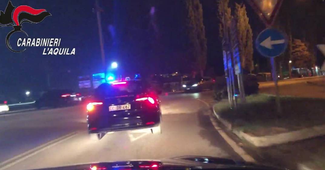 L’AQUILA, CONTROLLI CARABINIERI: IN TRE MESI OLTRE MILLE SANZIONI E 40 PATENTI RITIRATE