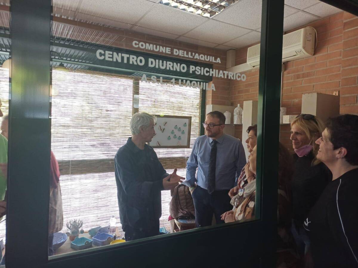 L’AQUILA: SPAZIO ESPOSITIVO DEL CENTRO DIURNO PSICHIATRICO AL TERMINAL DI COLLEMAGGIO