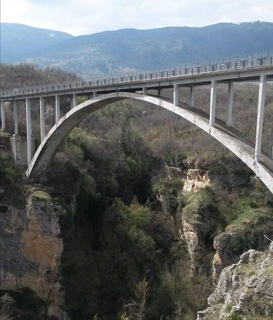 PRECIPITA DAL PONTE DI SALLE: MORTO 55ENNE