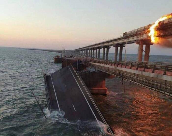 ESPLOSIONE PONTE CRIMEA, KIEV: “GRANDE VANTAGGIO”. MOSCA: “TERRORISTI”, COMMISSIONE D’INCHIESTA