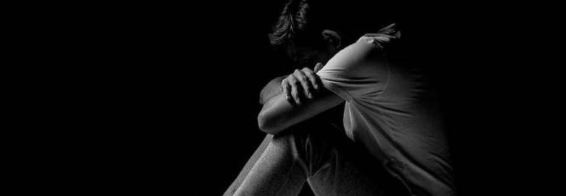 UN SUICIDIO OGNI 16 ORE, BOOM TRA RAGAZZI: L’ABRUZZO PIANGE DUE VITTIME IN POCHI GIORNI