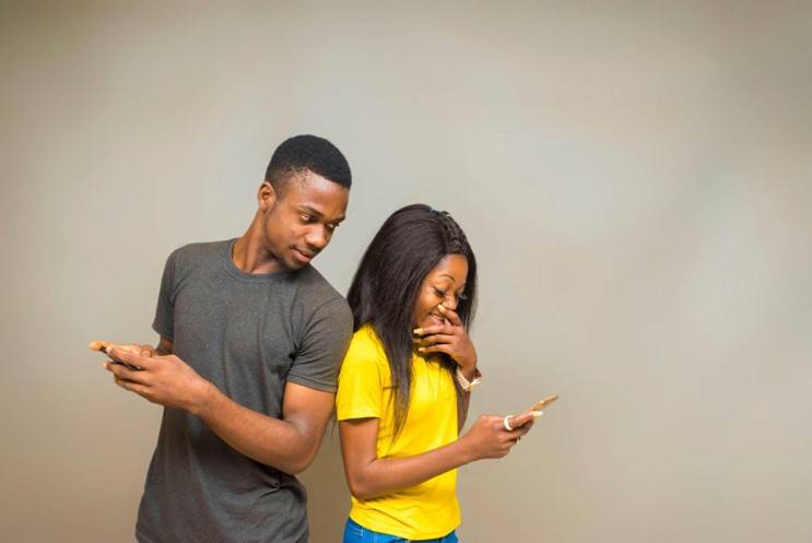 COME PROTEGGERE I TUOI BAMBINI DAL SEXTING