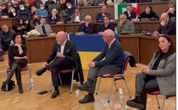 BONACCINI IN ABRUZZO, “PER DESTRA SANITÀ PUBBLICA NON È CENTRALE”, “PESSIMA LEGGE ELETTORALE”