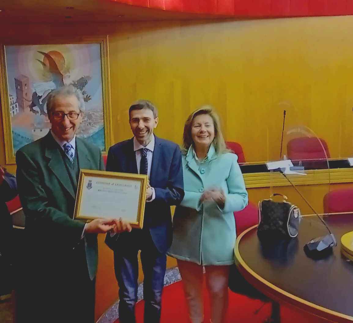 LANCIANO: ONORIFICENZA DEL COMUNE AL POETA E SCRITTORE BRUNO MONTEFALCONE. CERIMONIA IN MUNICIPIO