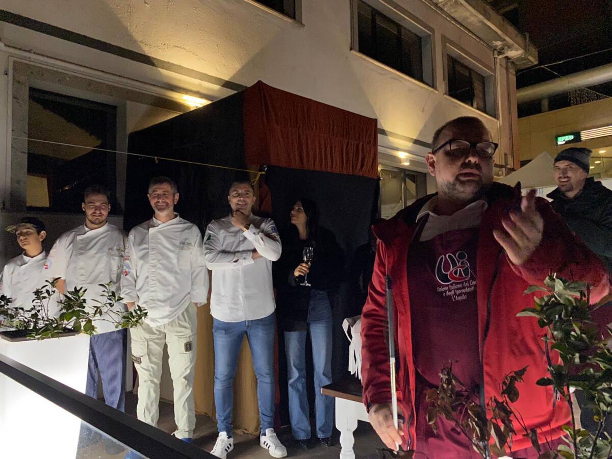CHEF IN CUCINA, CENE AL BUIO, CAMERIERI CIECHI. MONTANARO, “A TAVOLA IL GUSTO DELL’INCLUSIONE”