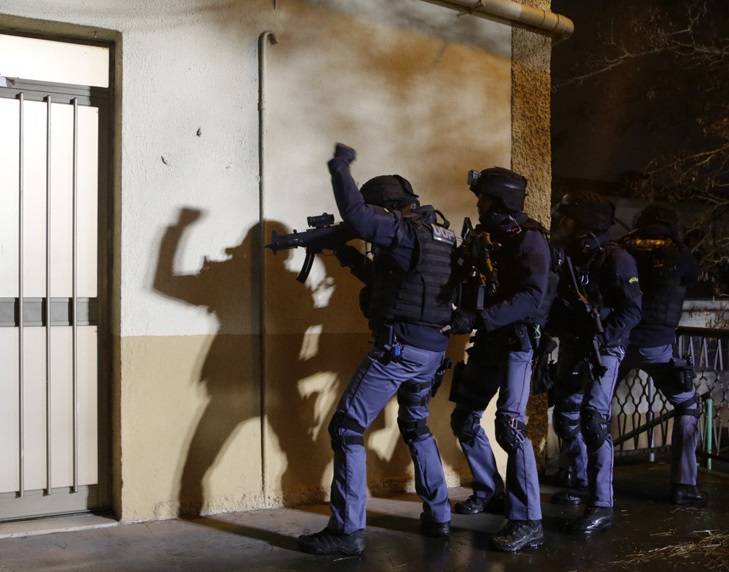 L’AQUILA: PRIMA ESERCITAZIONE SIMULATA DI POLIZIA CON LA NUOVA FIGURA DEL “NEGOZIATORE”