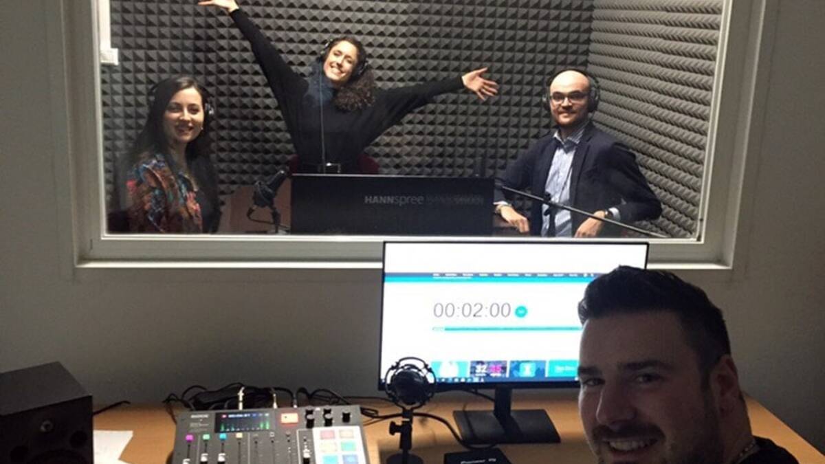 CHIETI: RADIO TEATE ON AIR AUGURA BUONE FESTE IN FILODIFFUSIONE