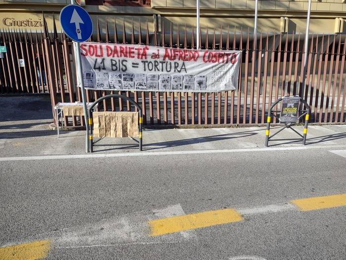 PROTESTA DAVANTI TRIBUNALE L’AQUILA CONTRO IL 41 BIS: “È SOLO TORTURA E ACCANIMENTO”