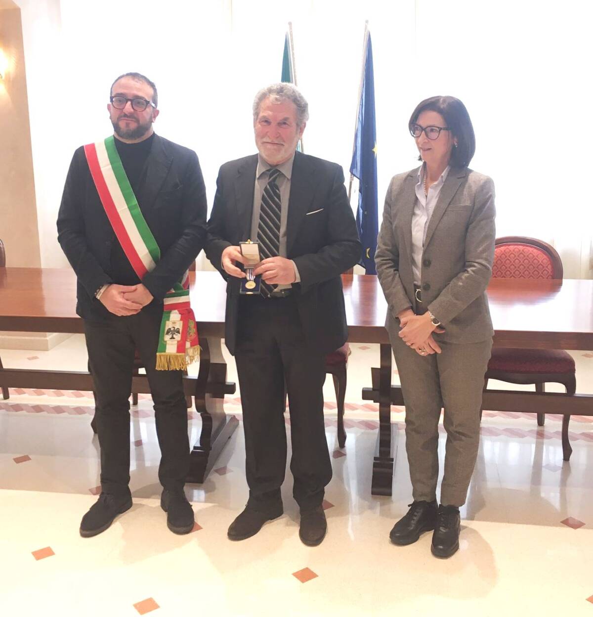 CONSEGNATE LE MEDAGLIE D’ONORE DAL PREFETTO AI FAMILIARI DI DUE INTERNATI DI MAGLIANO E L’AQUILA
