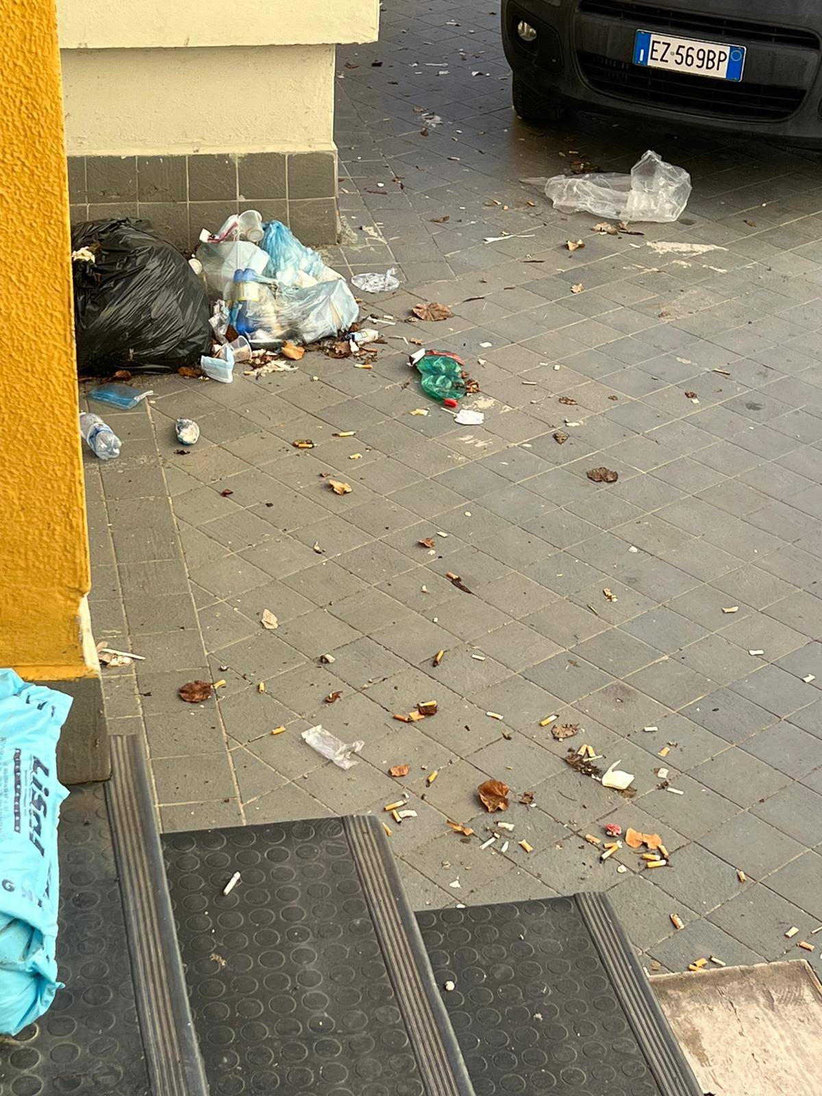 EX ONPI L’AQUILA: CITTADINI PROTESTANO, “IERI IN GUARDIA MEDICA SPORCIZIA E DEGRADO”