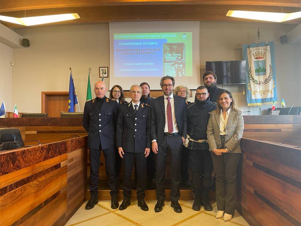 ROSETO: IL SINDACO E IL CAPO DEI VIGILI URBANI, “POCHI AGENTI RISPETTO AI TANTI SERVIZI DA FARE”