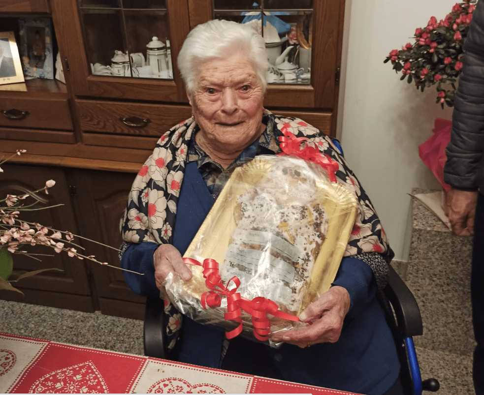 DELICATO INTERVENTO A 104 ANNI: DIMESSA DALL’OSPEDALE NONNA LIVIA, I RINGRAZIAMENTI DELLA FAMIGLIA