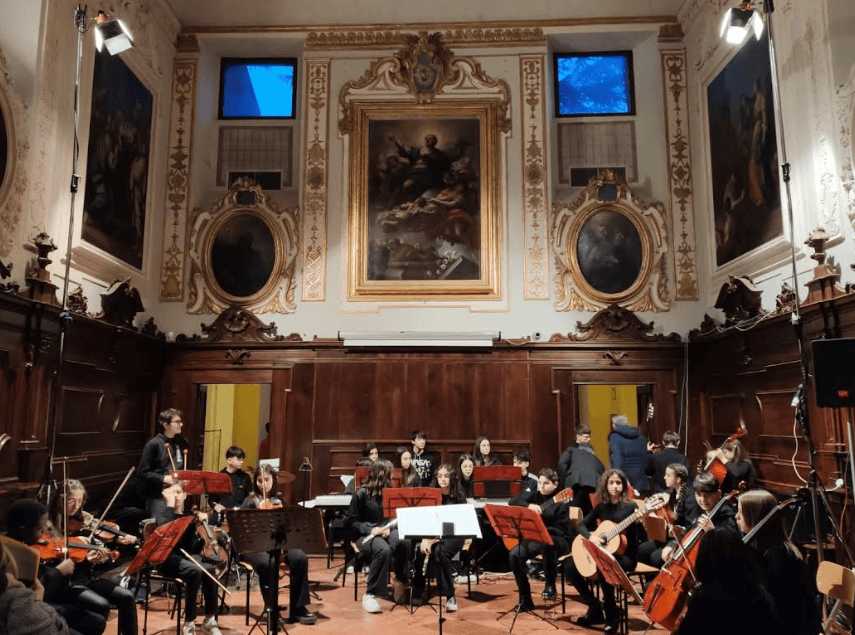 L’AQUILA: GLI ALUNNI DELLA “DANTE ALIGHIERI” CELEBRANO IL GIORNO DELLA MEMORIA