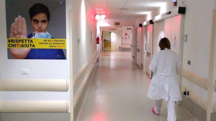 SANITA’, ANAAO: “AGGRESSIONI A PERSONALE EFFETTO DISAGIO PROFONDO”