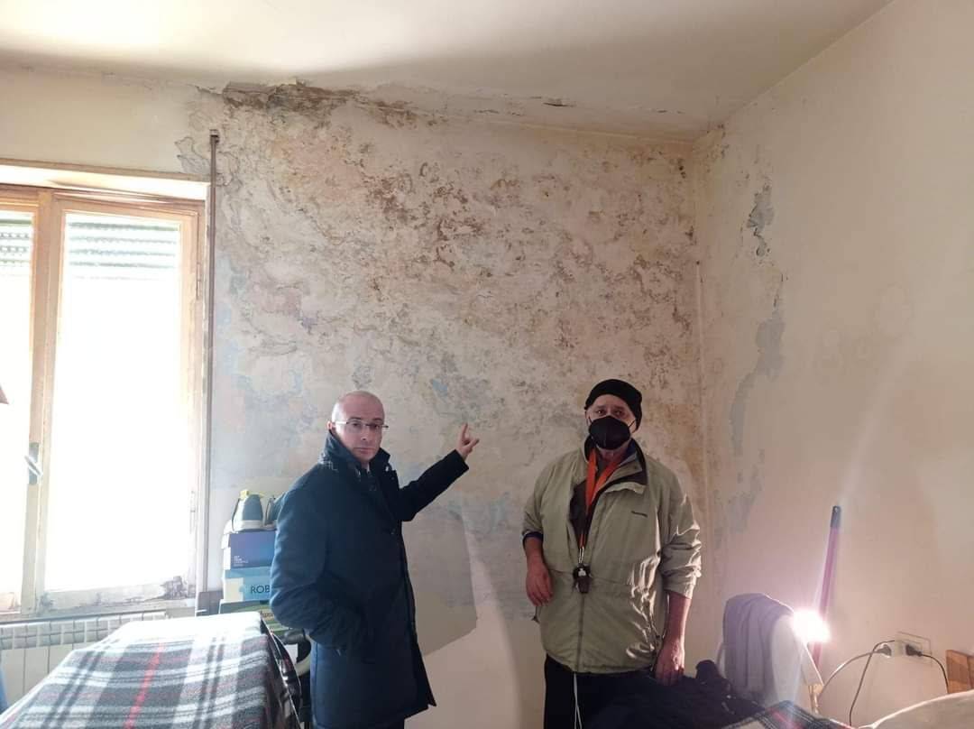 PESCARA: DISABILE AL 100% VIVE IN UNA CASA ATER TUGURIO IN VIA RIGOPIANO