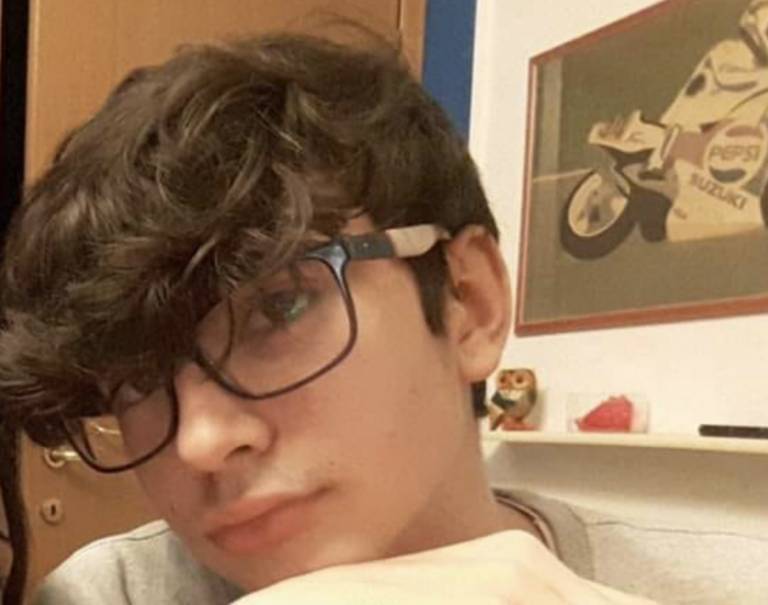 SAN NICOLÒ A TORDINO PIANGE MANUELE BRACA, MORTO A 20 ANNI PER UN TUMORE