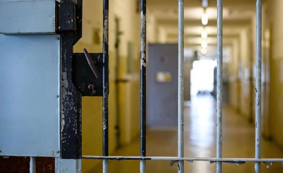 VASTO: DETENUTO AGGREDISCE POLIZIOTTO PENITENZIARIO