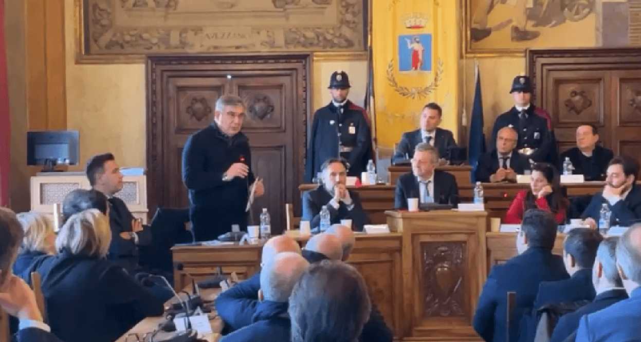 ROMA-PESCARA, D’ALFONSO: “MODERNITA’ ENTRA NELLA NOSTRA REGIONE, EVITARE INVENZIONI PROBLEMATICHE”