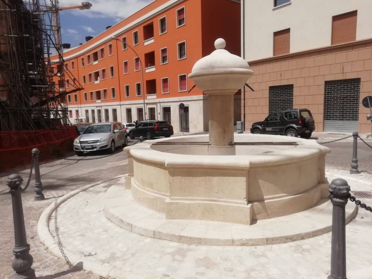 L’AQUILA: LUNEDI’ CHIUSA AL TRAFFICO PIAZZA FONTESECCO