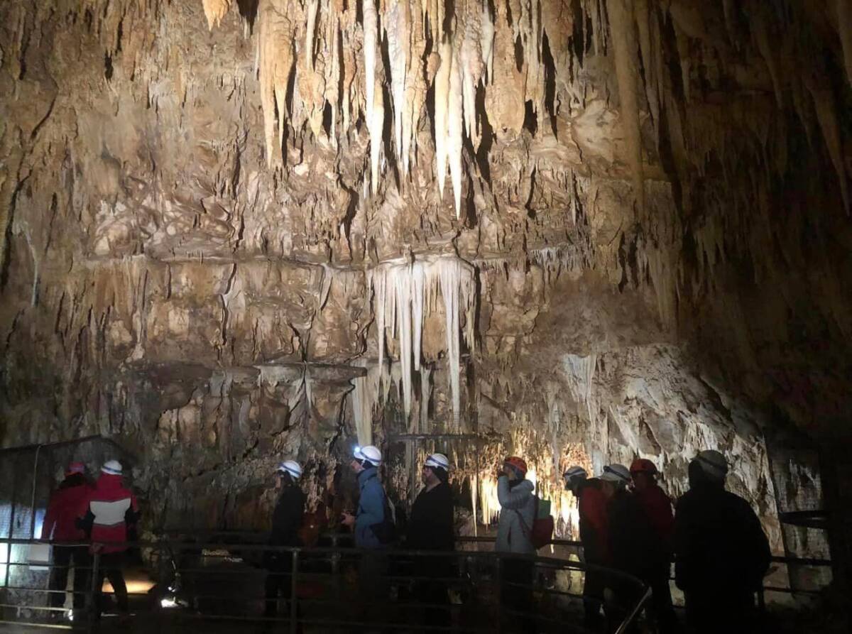 GROTTE DI STIFFE: CINQUANTA GUIDE DA TUTTA ITALIA PER CORSO DI FORMAZIONE