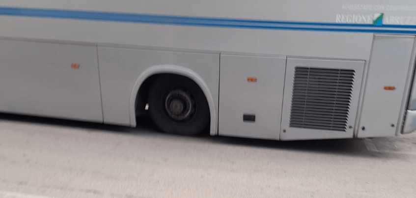 “SI STACCA LA RUOTA DA AUTOBUS IN SERVIZIO, ENNESIMO GRAVE EPISODIO”: LA DENUNCIA ORSA
