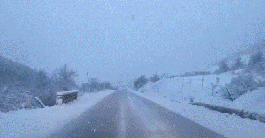 METEO ABRUZZO: NEVICATE ANCHE A BASSA QUOTA, A L’AQUILA SCUOLE RESTANO APERTE