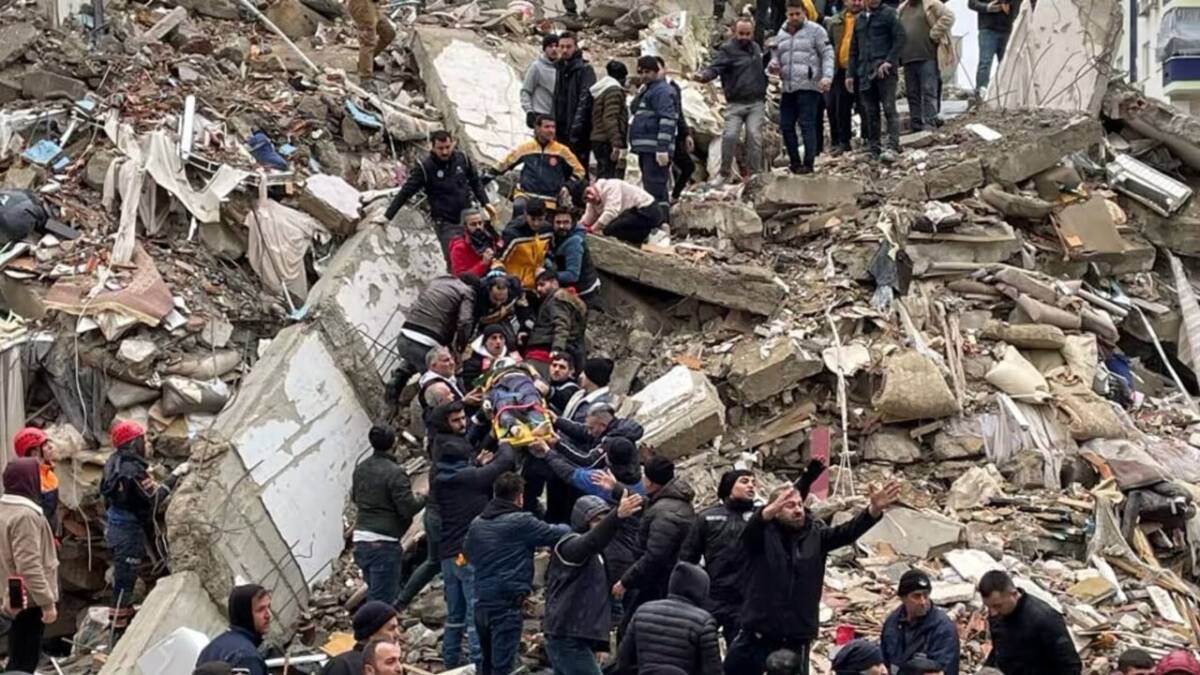TERREMOTO IN TURCHIA E SIRIA, OLTRE 5MILA MORTI, SI SCAVA TRA LE MACERIE, CORSA CONTRO IL TEMPO