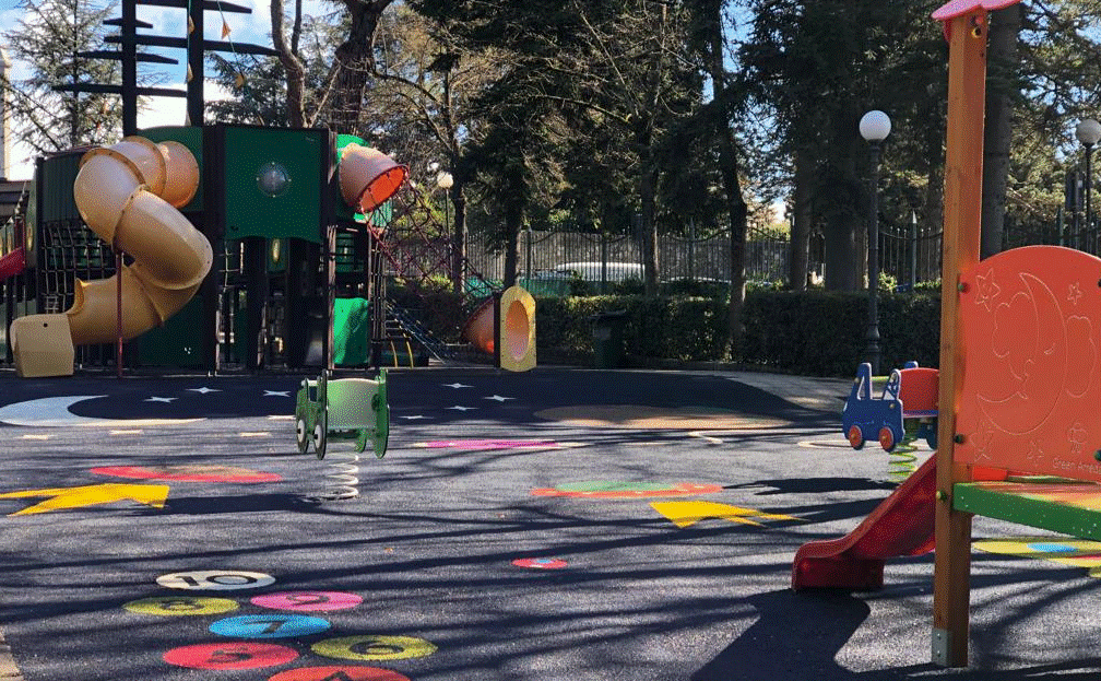 L’AQUILA: RIAPERTO PARCO GIOCHI AL CASTELLO, COMPLETAMENTE RINNOVATO E CON SPAZI MUSICALI E LETTURA