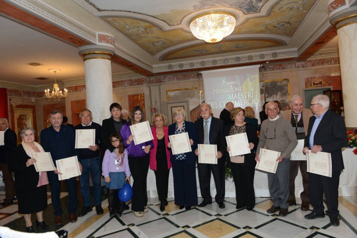 MAESTRI DEL COMMERCIO: A L’AQUILA LA PREMIAZIONE DI 39 IMPRENDITORI