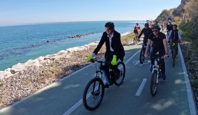 GIRO D’ITALIA, “MEDIA TRIP” COSTA DEI TRABOCCHI: IN BICI SULLA VIA VERDE DA FOSSACESIA A ORTONA