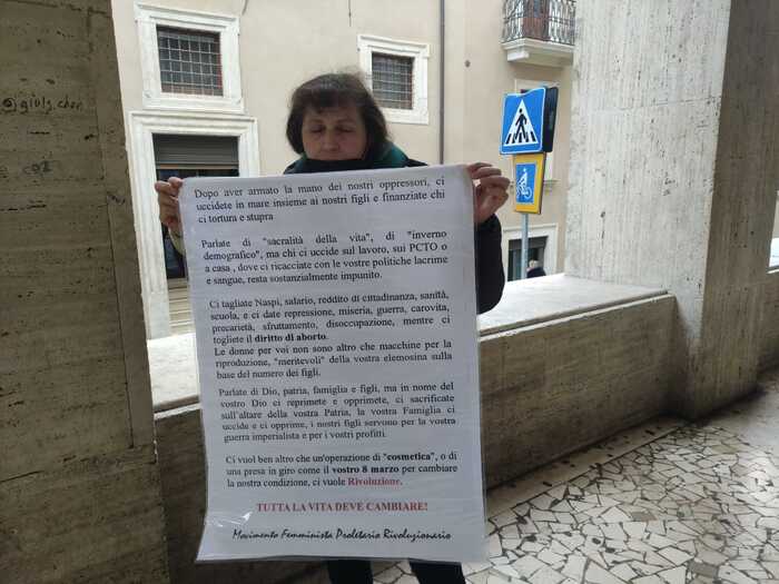 L’AQUILA: MANIFESTANTE ALLONTANATA DA CONVEGNO CON MINISTRO ROCCELLA SULL’8 MARZO
