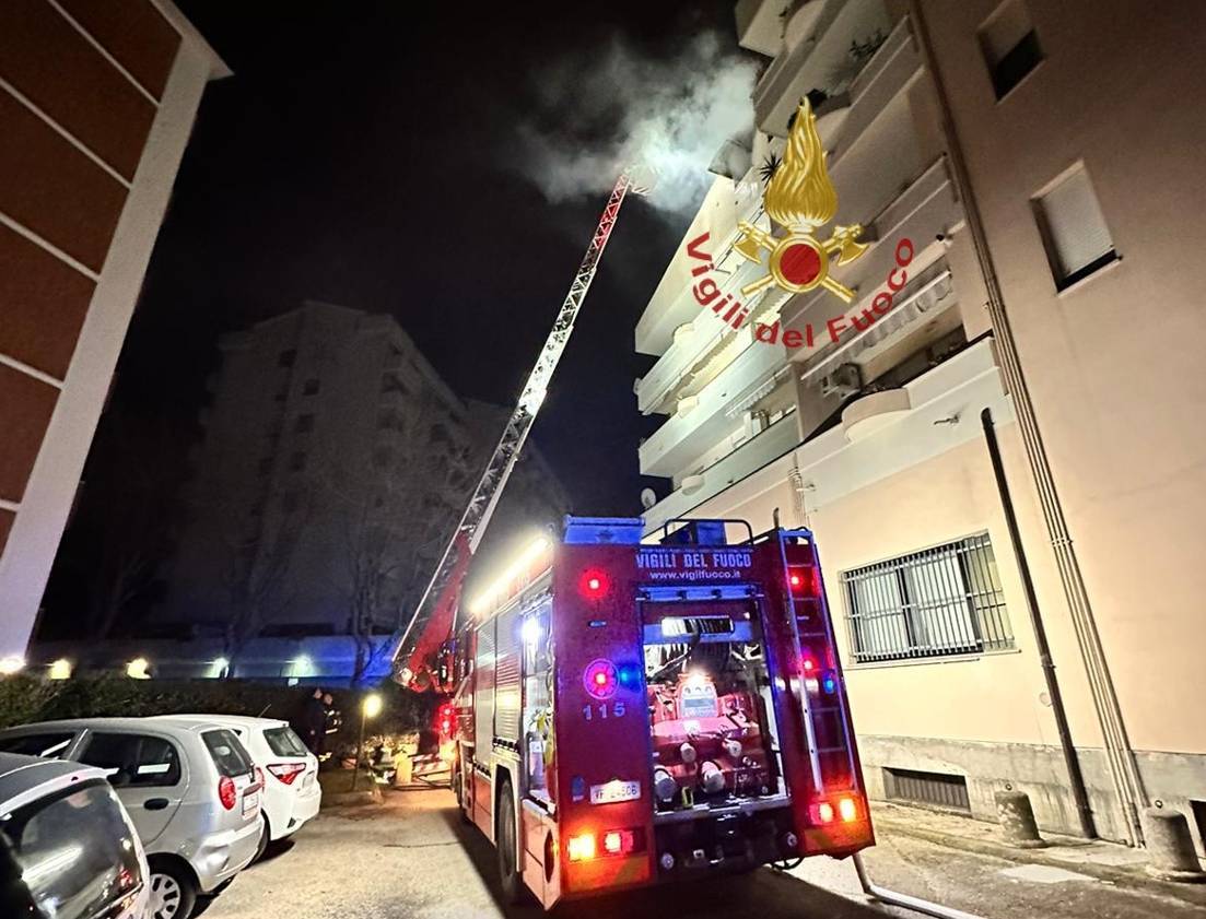 PESCARA: GUASTO ELETTRICO, INCENDIO IN APPARTAMENTO