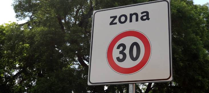 L’AQUILA, ROTELLINI: “BOCCIATI ZONA 30 E ATTRAVERSAMENTI PEDONALI, ENNESIMA PAGINA NEGATIVA”