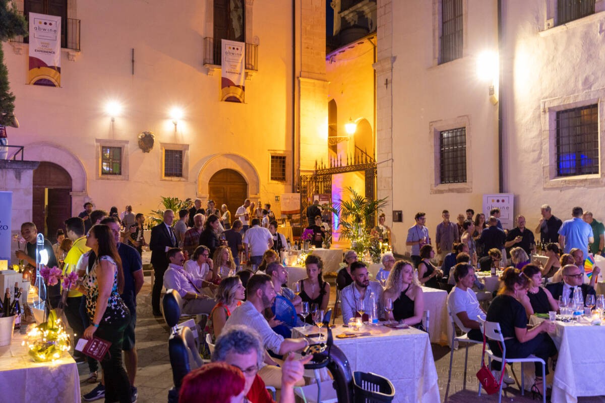 SULMONA: TORNA “ABIWINE” EVENTO ENOGASTRONOMICO CON DEGUSTAZIONE  DEI MIGLIORI VINI REGIONALI