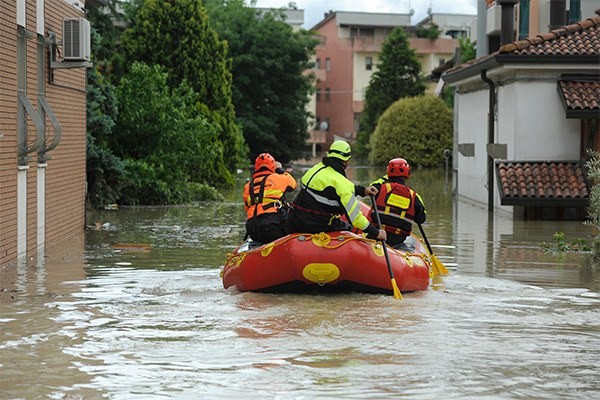 I VOLONTARI ABRUZZESI PROTEZIONE CIVILE NELL’ALLUVIONE DELL’EMILIA-ROMAGNA, INTERVISTA STREAMING