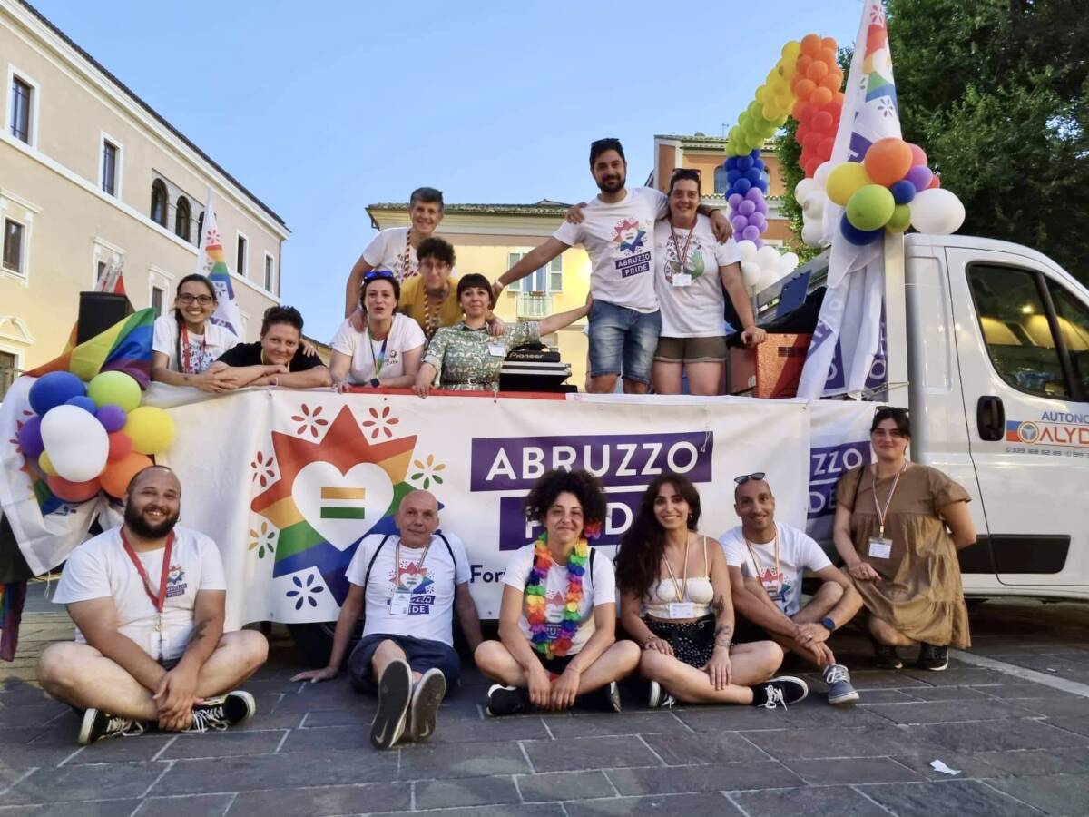 ABRUZZO PRIDE: EVENTI IN TUTTA LA REGIONE, 100 ASSOCIAZIONI HANNO ADERITO ALLA MANIFESTAZIONE