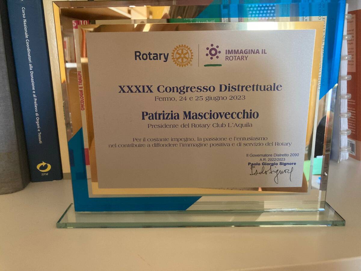 PREMIATO IL ROTARY CLUB L’AQUILA AL CONGRESSO DISTRETTUALE CHE SI E’ TENUTO A FERMO
