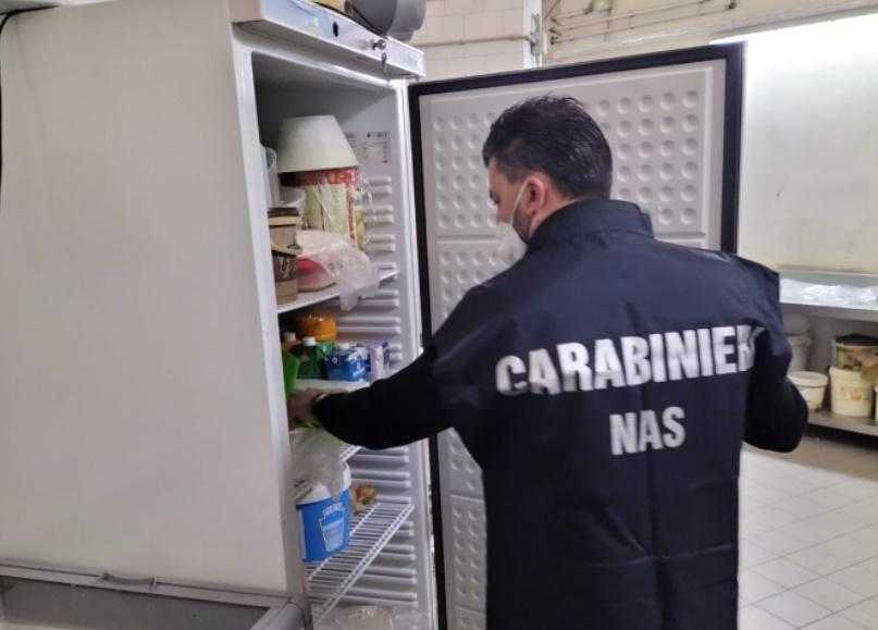 PESCARA: IN 12 IN OSPEDALE DOPO CENA A BASE DI SUSHI. LOCALE CHIUSO, SI SOSPETTA SALMONELLA